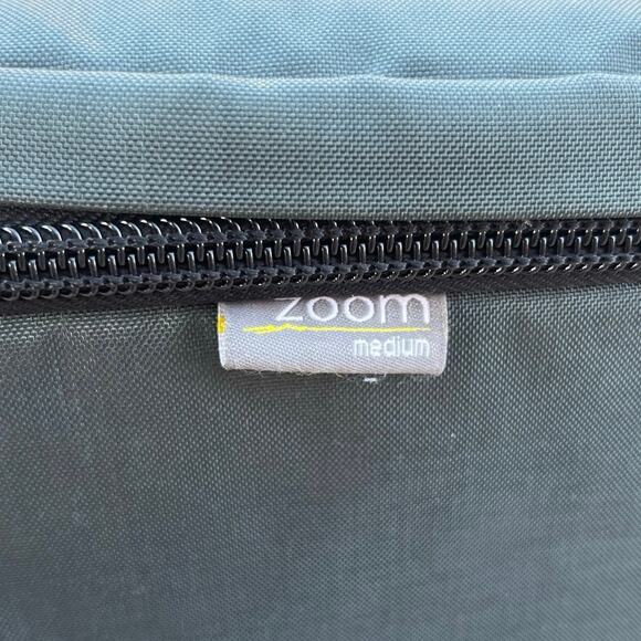 Mountainsmith Zoom Camera Bag w/Rain Cover Size Medium - Picture 5 of 8